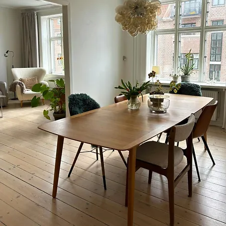 Flat With Water View On Islands Brygge